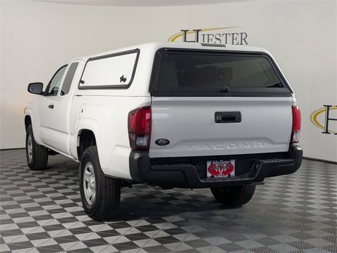 Used 2022 Toyota Tacoma SR image 4