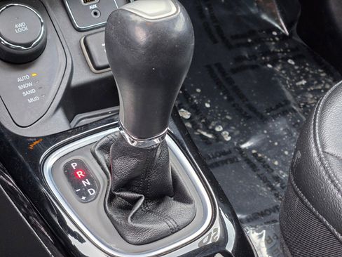 Used 2020 Jeep Compass Latitude image 27