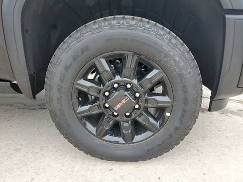 New 2026 GMC Sierra 3500 AT4 w/ AT4 Premium Plus Package AWD/4WD image 6