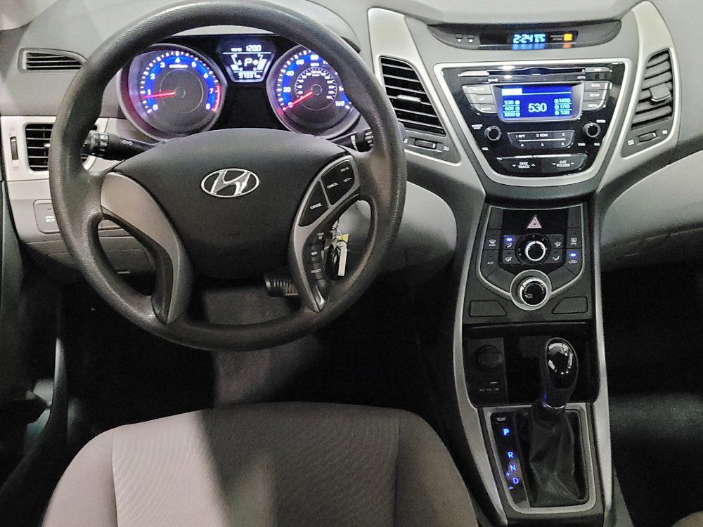 Used 2015 Hyundai Elantra SE FWD image 22
