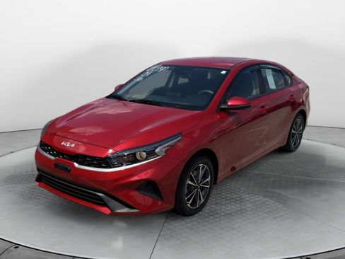 Used 2024 Kia Forte LXS w/ LXS Technology Package FWD image 7