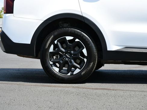 Used 2024 Kia Sorento S AWD/4WD image 10