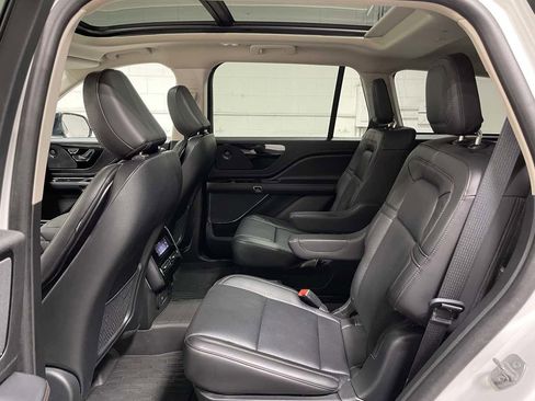 Used 2024 Lincoln Aviator Reserve w/ Equipment Group 201A AWD/4WD image 17