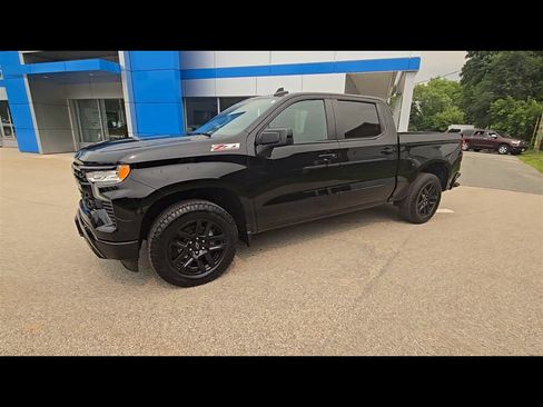 Used 2023 Chevrolet Silverado 1500 RST w/ Z71 Off-Road Package AWD/4WD image 4