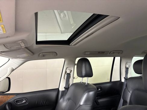 Used 2023 Nissan Armada SL w/ Captain's Chairs Package RWD image 37