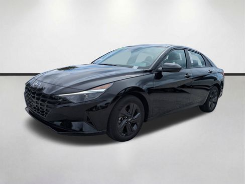 Used 2023 Hyundai Elantra SEL FWD image 9