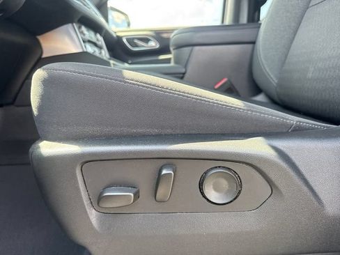Used 2023 GMC Yukon XL SLE AWD/4WD image 16