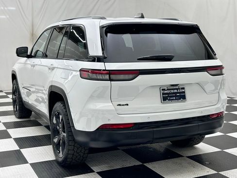 Certified 2023 Jeep Grand Cherokee Altitude image 5