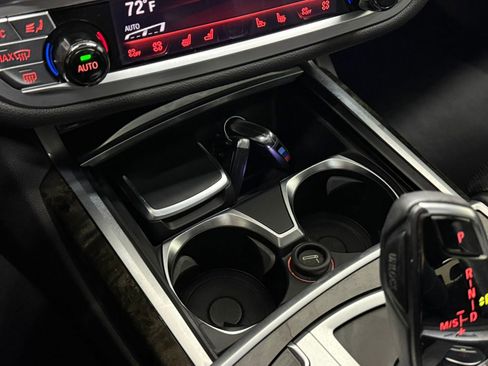 Used 2018 BMW 740e xDrive image 27