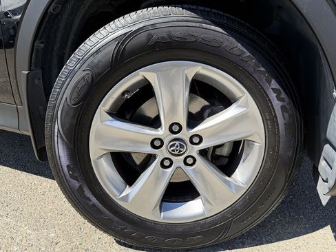 Used 2015 Toyota RAV4 XLE FWD image 31
