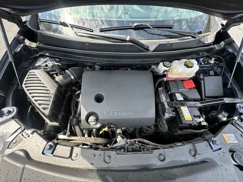 Used 2023 Chevrolet Traverse LT FWD image 27
