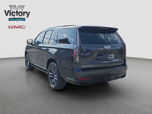 Used 2022 Cadillac Escalade Sport w/ Touring Package AWD/4WD image 15