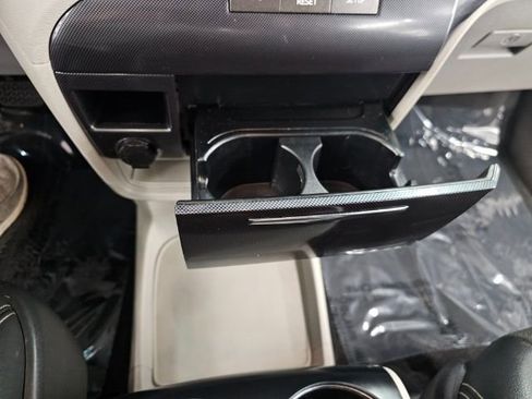 Used 2012 Toyota Sienna SE image 17