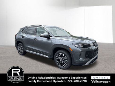 New 2025 Volkswagen Tiguan S image 2