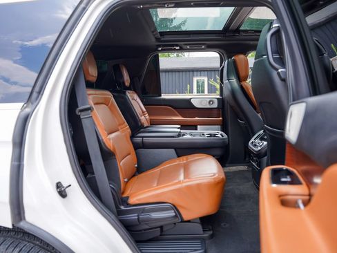 Used 2021 Lincoln Navigator Reserve AWD/4WD image 46