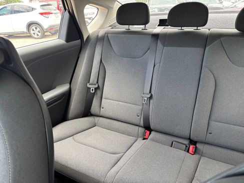 Used 2025 Kia K4 FWD image 38