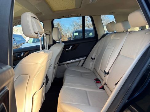 Used 2015 Mercedes-Benz GLK 350 2WD image 17