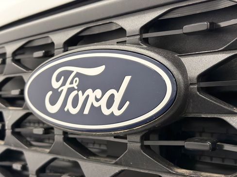 New 2025 Ford Maverick XLT w/ XLT Luxury Package image 11