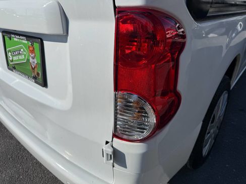 Used 2017 Nissan NV200 SV w/ Technology Package image 38