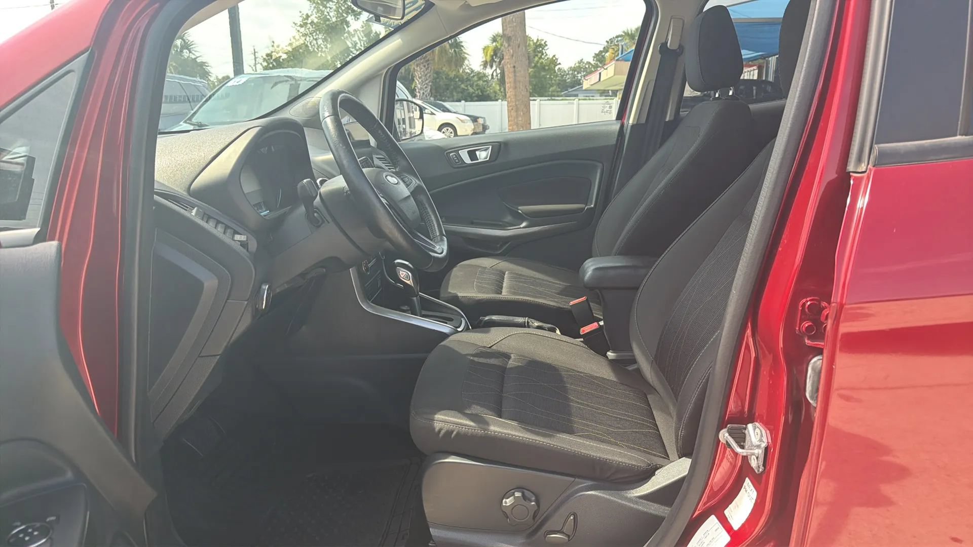 Used 2018 Ford EcoSport SE FWD image 14