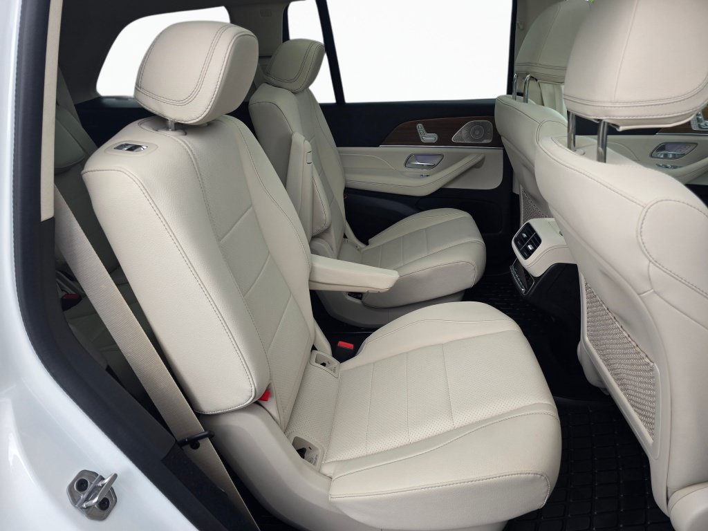 Used 2026 Mercedes-Benz GLS 450 4MATIC image 28
