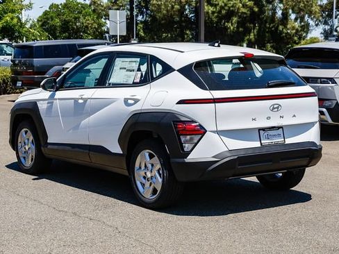 New 2026 Hyundai Kona SE FWD image 2
