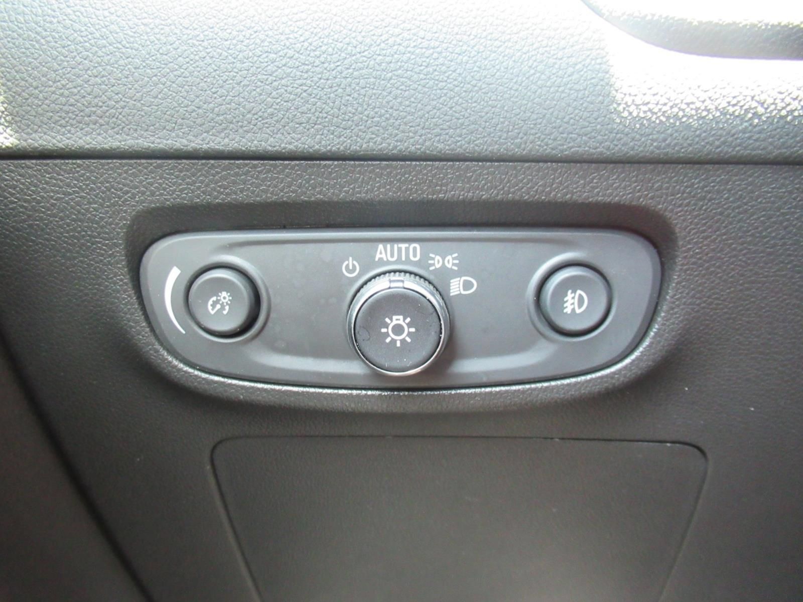 Used 2023 Buick Encore GX Preferred w/ Cold Weather Comfort Package FWD image 22