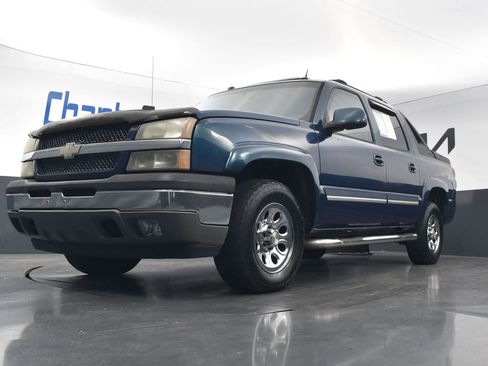 Used 2005 Chevrolet Avalanche Z71 w/ Sun And Sound Package image 17