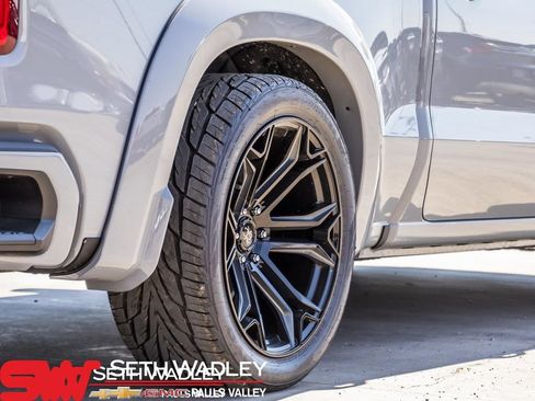 Used 2025 Chevrolet Silverado 1500 RST AWD/4WD image 9