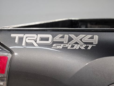 Used 2020 Toyota Tacoma TRD Sport w/ Technology Package AWD/4WD image 37