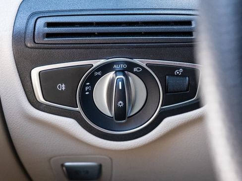 Used 2019 Mercedes-Benz GLC 300 image 22