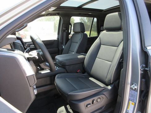 New 2026 GMC Yukon Elevation AWD/4WD image 9