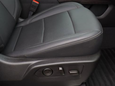 Used 2025 Chevrolet Silverado 2500 LTZ w/ LTZ Plus Package image 29