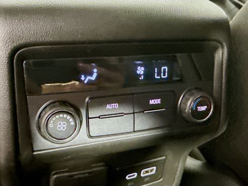 Used 2023 GMC Acadia SLE w/ Driver Convenience Package FWD image 30