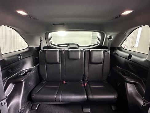 Used 2016 Toyota Highlander XLE image 26