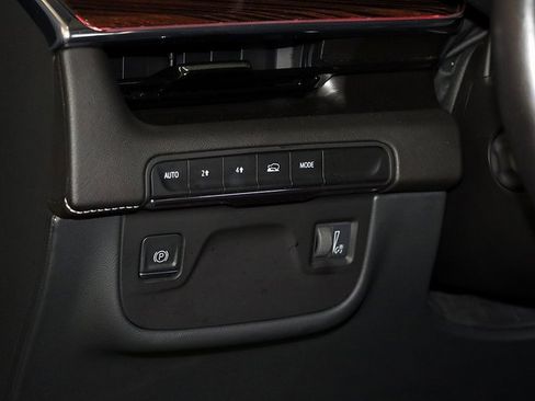 Used 2023 Cadillac Escalade ESV Premium Luxury image 28