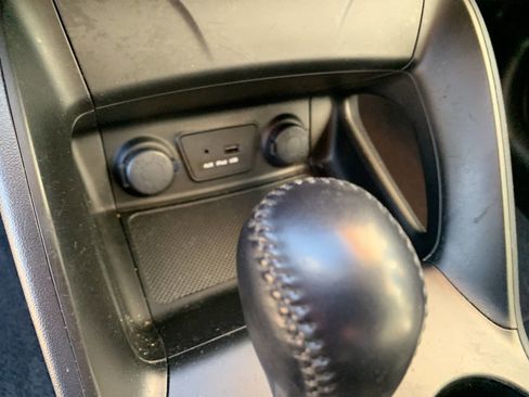 Used 2011 Hyundai Tucson GLS image 10