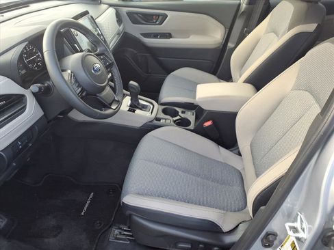 Used 2025 Subaru Forester Premium image 5