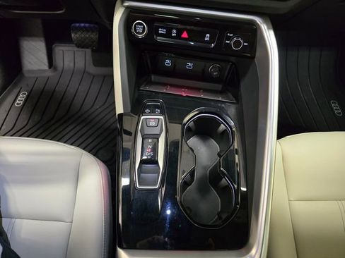 Used 2025 Audi Q5 Premium Plus w/ Premium Plus image 24