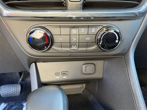 Used 2024 Buick Encore GX Preferred image 16