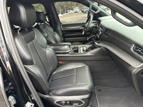 Used 2023 Jeep Wagoneer Series II image 11