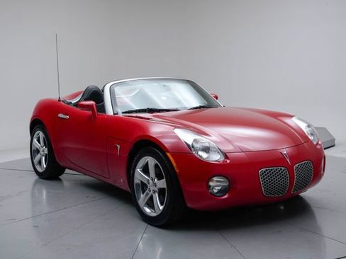 Used 2008 Pontiac Solstice Convertible w/ Premium Package RWD image 9