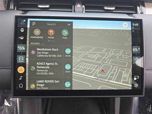 Certified 2025 Land Rover Discovery Sport Dynamic SE image 24