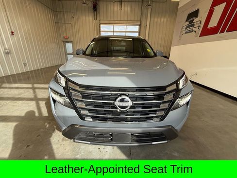 Used 2025 Nissan Rogue SL w/ SL Premium Package image 14