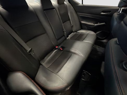 Used 2025 Nissan Altima 2.5 SR FWD image 14
