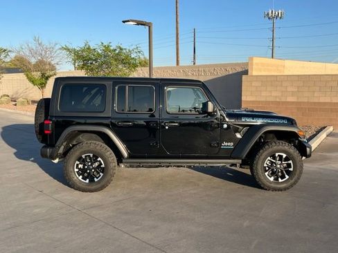 Used 2025 Jeep Wrangler Unlimited Rubicon 4xe w/ Convenience Group image 3