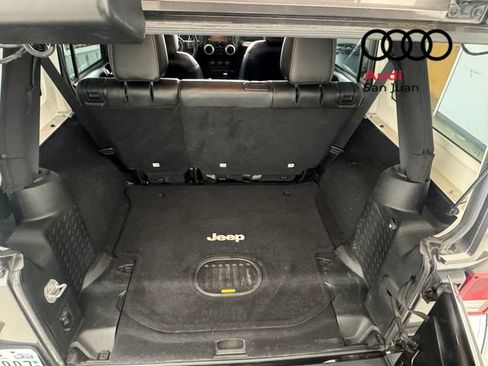 Used 2017 Jeep Wrangler Unlimited Rubicon w/ Connectivity Group AWD/4WD image 13