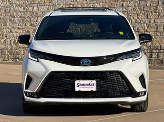 Used 2025 Toyota Sienna XSE video 2