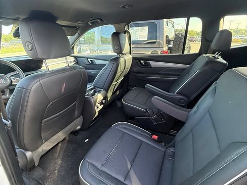 Used 2026 Buick Enclave Preferred FWD image 9