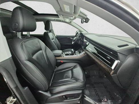 Used 2019 Audi Q8 Premium w/ Convenience Package AWD/4WD image 25